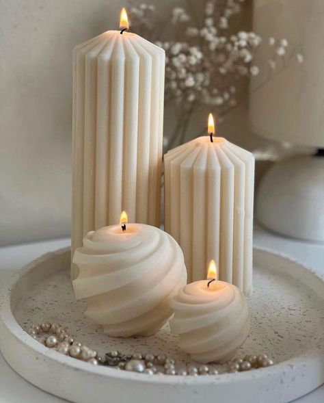 Christmas Decor Ideas Candles, Candle Decor Ideas Living Rooms, Bougie Decor, Bougie Aesthetic, Beautiful Bed Designs, Candles Decoration, Decoration Candles, Handmade Candles Diy, Romantic Candle Light Dinner