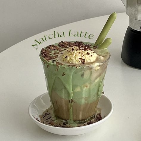 Korean Smoothie Aesthetic, Aesthetic Matcha Drink, Cute Cafe Drinks, Matcha Aesthetic Icon, Japanese Drinks Aesthetic, Cafe Drinks Aesthetic, Pretty Drinks Aesthetic, Beverages Aesthetic, Matcha Drink Aesthetic