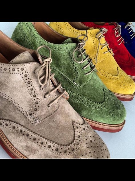 Mens Brogue Boots, Leather Handbag Patterns, Older Mens Fashion, Gents Shoes, Suede Chukkas, Brogue Boots, Dad Fashion, Funky Shoes, Mens Boots Fashion