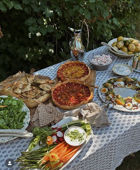 Emily Slotte, Cashew Sour Cream, Pretty Table Settings, Summer Potluck, Picnic Inspiration, Harvest Basket, Dinner Party Summer, Garden Picnic, Vegan Eggs