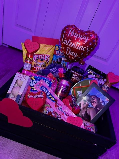 Valentines Gift Idea For Bf, What To Buy Your Bf For Valentines Day, Basket Inspo For Boyfriend, Valentines Gift Basket Ideas For Bf, Gifts Ideas For Boyfriend Valentines Day, Valentine’s Day Bf Basket, What To Get Ur Gf For Valentines Day, Cute Baskets For Boyfriend Valentines, Cute Valentines Day Gift Baskets For Boyfriend