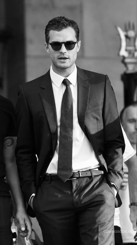 Old Money Suit, Luca Vitiello, Christian Gray Fifty Shades, Born In Blood Mafia Chronicles, Christian Grey Jamie Dornan, Grey Suit Men, Jaime Dornan, A Man In A Suit, Fifty Shades Movie