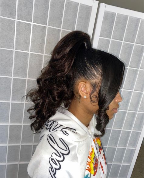 Curly Ponytail Weave, High Weave Ponytail, High Curly Ponytail, Side Ponytail Hairstyles, Daughter Hairstyles, Latest Hair Braids, Pretty Ponytails, Slick Ponytail, Slicked Back Ponytail