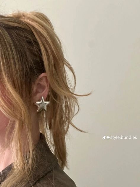 Star Earrings Large, Large Star Earrings, Silver Star Jewelry Aesthetic, Gold Star Earrings Aesthetic, Silver Jewelry Stars, Outfits With Statement Necklace, Chunky Star Earrings, Oversized Stud Earrings, Silver Funky Jewellery