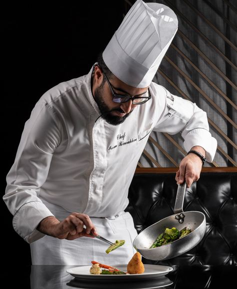 Food Photography on Behance Chef Photoshoot, Chef Photo, Chef Portrait, Chef Photography, Chef Pictures, Chef Images, Cooking Photography, Restaurant Photography, Restaurant Photos