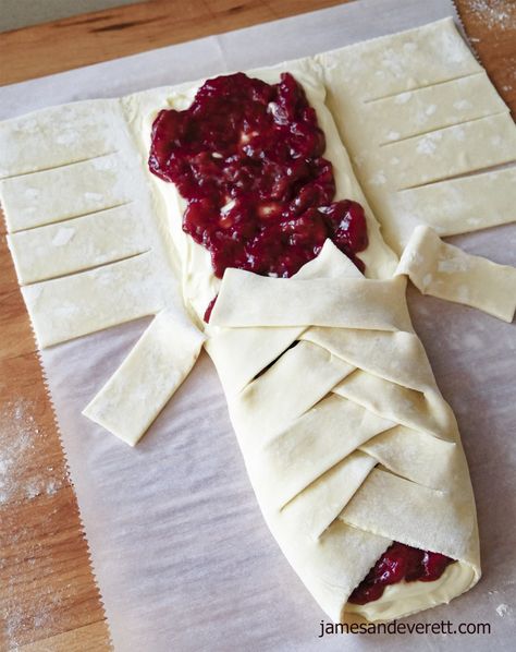 Strawberry Cream Cheese Puff Pastry Braid Recipe | James & Everett Strawberry Cream Cheese Puff Pastry, Strawberry Cream Cheese Danish, Puff Pastry Danish, Puff Pastry Braid, Strawberries And Cream Cheese, Spring Strawberries, Pastry Braid, Pastry Danish, Cream Cheese Puffs