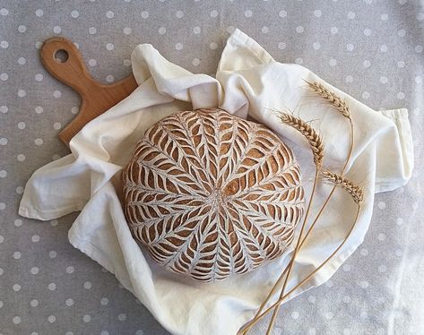 Decorative Bread Scoring. The Basics – Bread Journey Artisan Bread Design, Bread Scoring Tool, Bread Scoring Patterns, Decorative Bread, Bread Design, Bread Scoring, Bread Lame, Artisan Bread Recipes, Bread Art