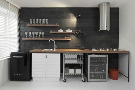 Ofist · C.V. House · Divisare Industrial Kitchenette, Small Airbnb, Office Kitchenette, Commercial Office Building, Smeg Refrigerator, Modern Contemporary Office, Kitchenette Ideas, Beach Farmhouse, Basement Kitchenette