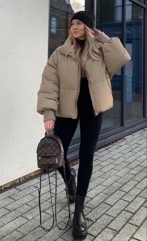 Outfits With Beige Puffer Jacket, Puffer With Hoodie, Brown Puffer Jacket Outfit Woman, Winter Outfits No Jeans, Beige Winter Jacket Outfit, Light Brown Puffer Jacket Outfit, Brown Short Coat Outfit, 0 Degree Outfit Winter, Winter Puffer Outfits