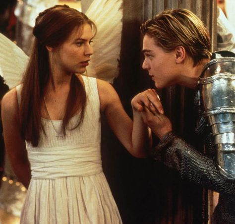 Romeo And Juliet Leonardo, Romeo + Juliet Aesthetic, 90s Collage, 90s Teen Movies, Leonardo Dicaprio Romeo, Romeo And Juliet 1996, Juliet Movie, Romeo Juliet 1996, Juliet 1996