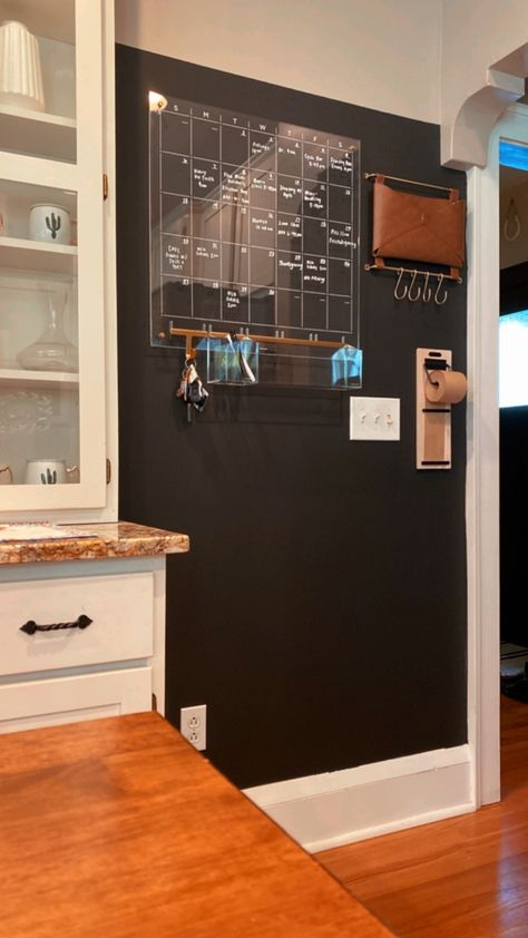 Spare Wall In Kitchen Ideas, Command Wall In Kitchen, Black Board In Kitchen, Command Center Accent Wall, Minimal Command Center, White Board In Kitchen, Kitchen Whiteboard Ideas, Calendar Area Home Organization Station, Mail Station In Kitchen