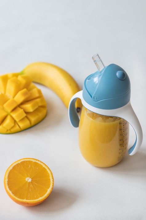 Baby Food Timeline, Smoothie Banane, Easy Toddler Lunches, Baby Smoothies, Fruit Combinations, Family Nutrition, Baby Cooking, Healthy Baby Food, Weaning Recipes