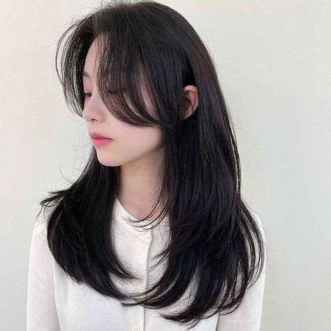 37 Stunning Haircuts with Long Layers for Straight Hair Face Framing Layers With Bangs, Asian Bob Haircut, Haircut Female, Hairstyle Asian, Trendy Layered Hairstyles, Asian Haircut, Straight Layered Hair, Straight Hair Cuts, Haircut Inspo