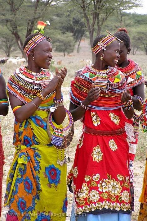 Kenya Clothing, Afrocentric Beauty, Masai Women, Traditional Dresses African, Masai Tribe, Kenya Fashion, African Tops, Traditional African Clothing, Latest Dress Design