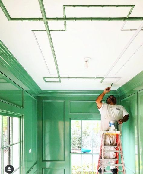 Beyond The Curb with Cynthia Collins – The Potted Boxwood Ceiling Millwork, Collins Interiors, Potted Boxwood, Ceiling Details, Lacquer Furniture, Ceiling Detail, Ceiling Treatments, Ceiling Ideas, Wainscoting