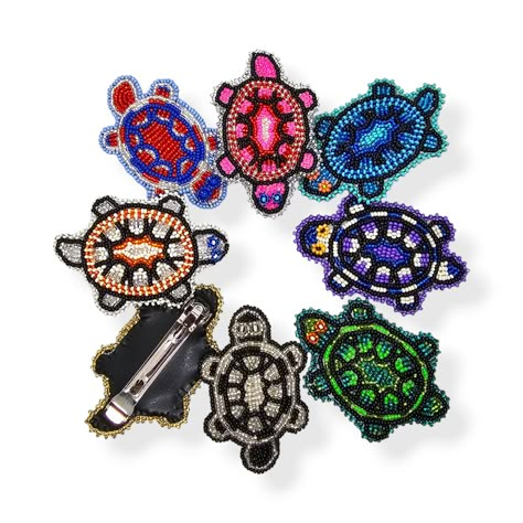 Bear Paw Beading Pattern, Turtle Beadwork, Beaded Barettes, Beaded Turtle, Beaded Barrettes, Indian Beadwork, Seed Bead Jewelry Patterns, Native Beading Patterns, Beaded Hair Clips