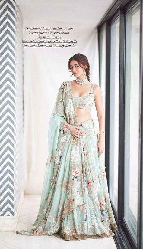 Pastel Lehenga Bridesmaid, Pink Fashion Aesthetic, Aesthetic Baddie, Ananya Pandey, Indian Women Fashion, Wedding Lehenga Designs, Indian Outfits Lehenga, Indian Bridal Photos, Bollywood Dress