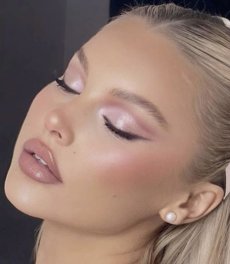 Pink Dress Makeup, Wedding Makeup Tutorial, Prom Eye Makeup, Pink Eye Makeup, Prom Makeup Looks, Celebrity Makeup Looks, Smink Inspiration, Makijaż Smokey Eye, Dope Makeup