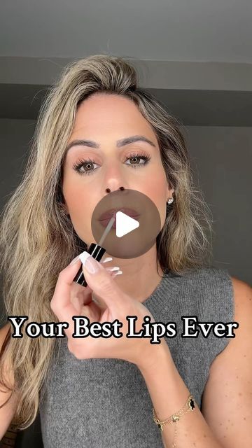 Lining Your Lips, How To Do Lip Liner Tutorials, Dark Lip Liner Light Lipstick, Lip Looks Tutorials, Lip Shades For Fair Skin, How To Apply Lip Liner Tutorials, Full Lips Makeup Tutorial, How To Lip Line Your Lips, Lipliner Looks