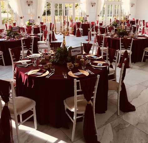 Burgundy Tablecloth Wedding Overlays, White Burgundy Gold Wedding, Maroon And Gold Wedding Centerpieces, Burgundy And Gold Wedding Reception Wedding Table Decor, Burgundy Gold Wedding Decorations, Maroon And Gold Party Decorations, Burgundy Wedding Reception Tables, Burgundy And Gold Table Setting Wedding, Black Burgundy And Gold Wedding Wedding Ceremony Decor