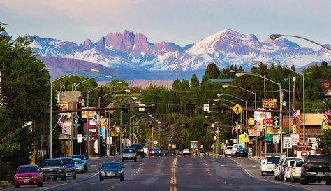 Pinedale, Wyoming Is One Of The Most Beautiful Towns In The Country Pinedale Wyoming, Jackson Hole Winter, Castle Layout, Wyoming Vacation, Life Plans, Cheyenne Wyoming, Wyoming Travel, Ski Town, Romantic Home