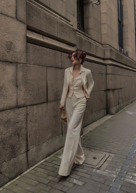 Woman Suit Fashion, Elegante Casual, Classy Work Outfits, Stylish Work Outfits, Moda Vintage, Looks Chic, 가을 패션, Wide Pants, Professional Outfits