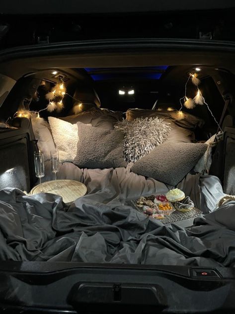 Bed In Car Romantic, Trunk Car Date, Suv Trunk Date Night, Comfy Trunk Car, Bed In Back Of Car, Car Backseat Aesthetic Cozy, Car Picnic Aesthetic, Car Picnic Date Ideas, Car Trunk Bed