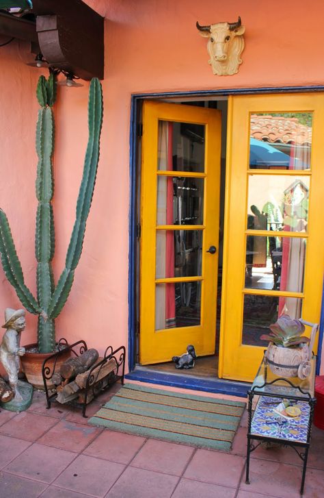 Mexican Interior Design, Mexican Garden, Mexican Interiors, Mexican Colors, Hacienda Style Homes, Garden Paradise, Yellow Door, Desert Decor, Door Colors