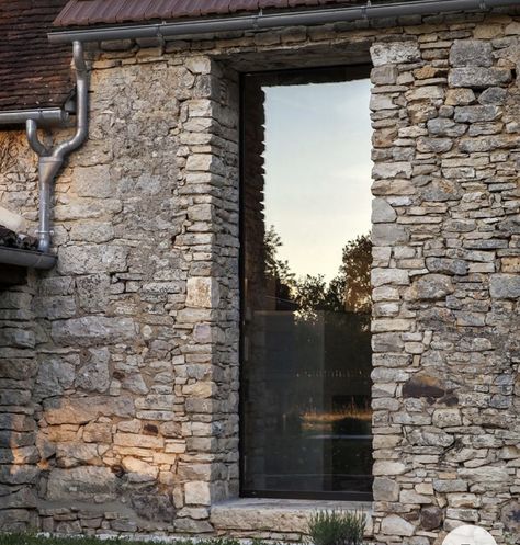 Old Stone Houses, Barn Renovation, Stone Architecture, Stone Barns, Barn Conversion, Barn Style House, Modern Barn, Mediterranean Homes, French Country House