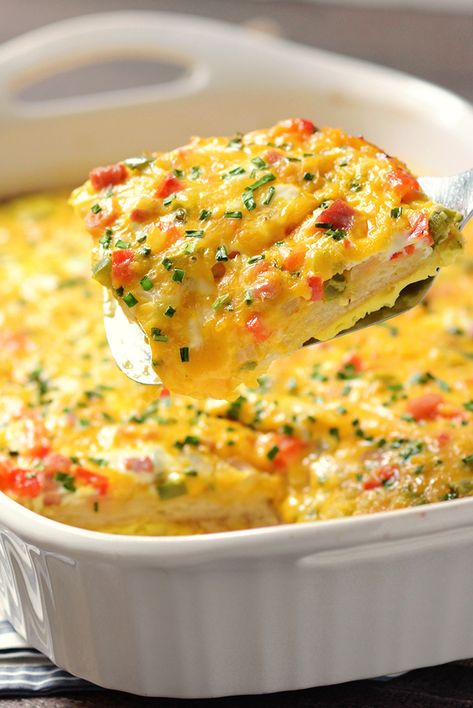 Loaded Baked Denver Omelet Casserole Omelet Casserole, Denver Omelette, Denver Omelet, Best Brunch Recipes, Nice Recipes, Brunch Buffet, Omelet, Casserole Dish, Breakfast Casserole