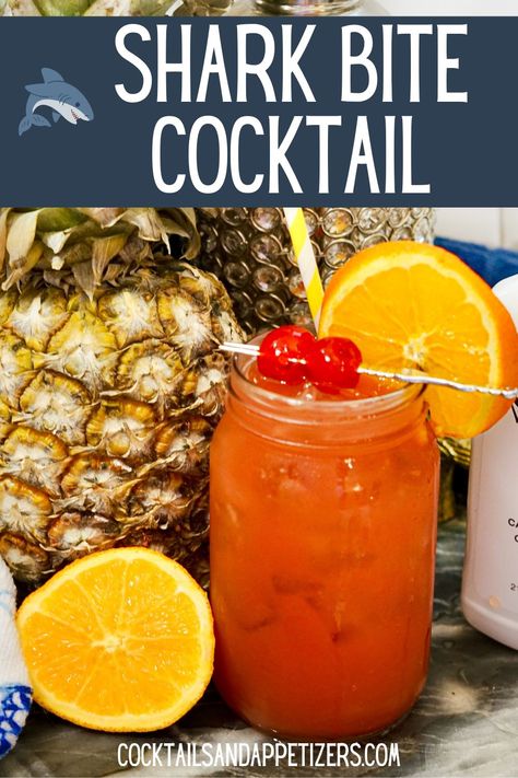 Shark Bite Drink, Cocktails With Malibu Rum, Peach Rum, Malibu Cocktails, Coconut Rum Drinks, Crown Royal Drinks, Yummy Cocktails, Peach Lemonade, Malibu Rum