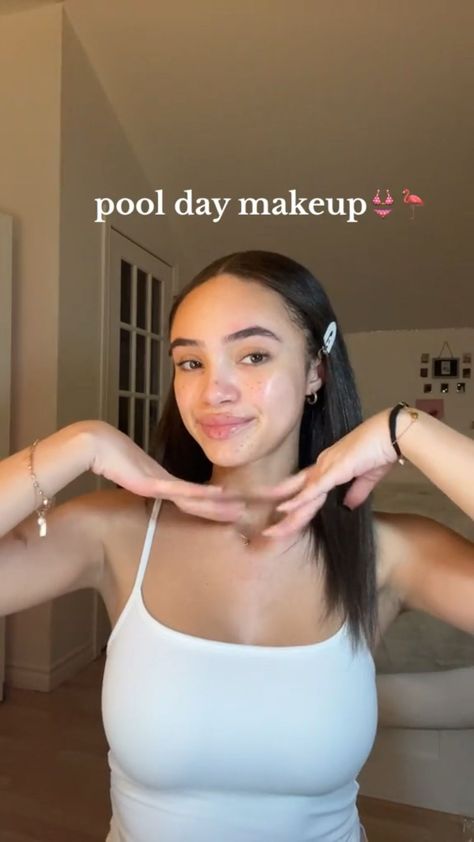 Pool day makeup tutorial Makeup Routine Glowy, Light Summer Makeup Tutorials, Swimming Makeup Tips, Makeup For The Pool, Makeup For Pool Day, Makeup For Beach Day, Easy Summer Makeup Natural, Summer Blush Makeup, Pool Makeup Looks