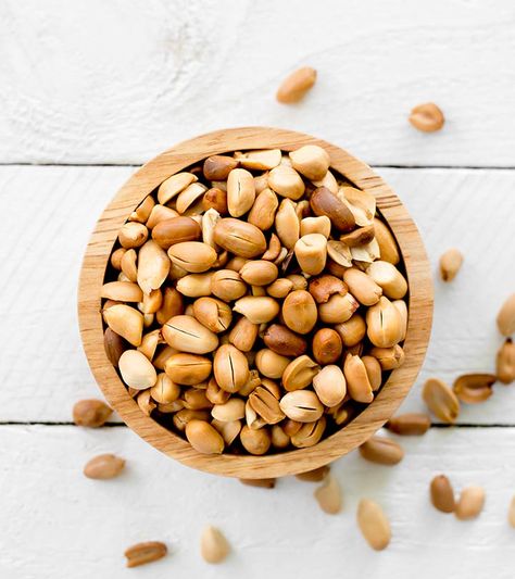 Let us break it to you – peanuts are not nuts. They are legumes. They are popular all around the world for their delicious taste. Peanut Benefits, Sociology Theory, Ugandan Food, Super Seeds, Coffee Video, Honey Roasted Peanuts, Raw Peanuts, Selfless Love, Peanut Recipes