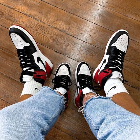 Couple Shoes Matching, Retro Jordans, Couple Sneakers, Shoes Sneakers Jordans, Jordan Retro 1, Couple Shoes, Nike Shoes Jordans, Air Jordan Retro, Fresh Shoes