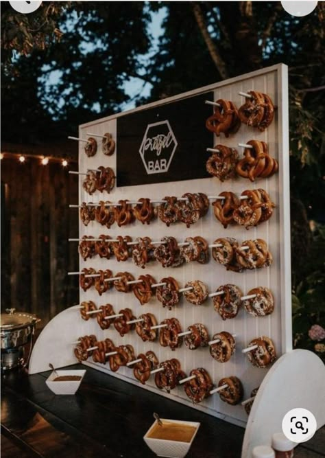 Pretzel Bar Wedding Ideas, Pretzel Board Display, Pretzel Wall Wedding, Wedding Pretzel Bar, Pretzel Bar Wedding, Pretzel Bar Ideas, Pretzel Wall, Pretzel Wedding, Wedding Pretzels