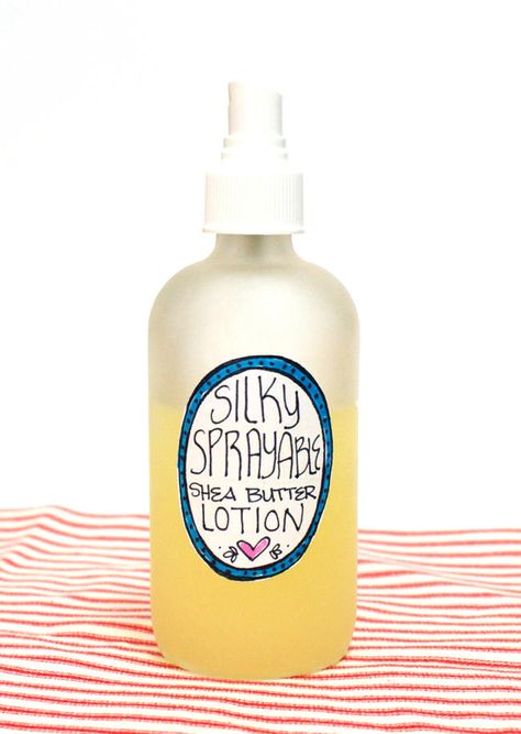 This homemade non-greasy sprayable lotion recipe is so easy to make and leaves your skin feeling super soft! Customize it with your favorite fragrance! Shea Butter Lotion Recipe, Diy Shea Butter, Bath And Body Recipes, Diy Moisturizer, Shea Butter Lotion, Lotion Recipe, Spray Moisturizer, Diy Lotion, Homemade Lotion