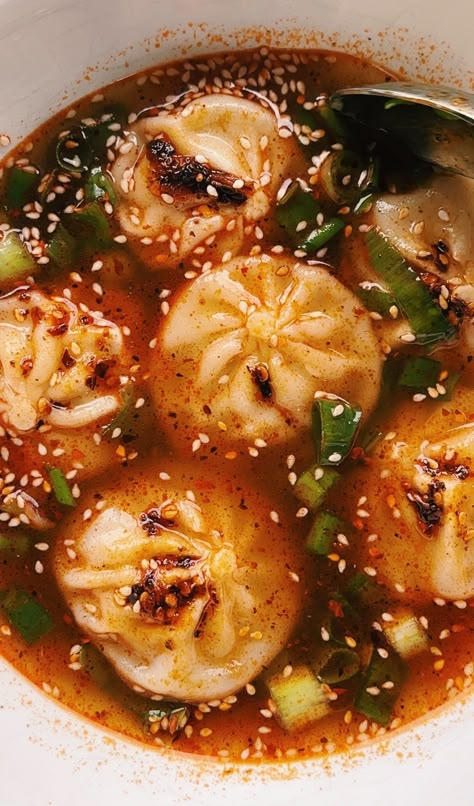 Soup Dumpling, Chicken Dumpling Soup, Dumpling Soup, Soup Dumplings, Pork Dumpling, Dumplings For Soup, Asian Soup, Dumpling Recipe, Easy Delicious Recipes