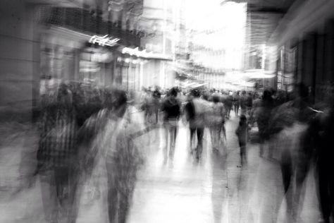 Long Exposure Portrait, Pinhole Photography, Andre Kertesz, Black And White City, New York Photography, Digital Photography School, People Walking, Exposure Photography, Grand Central