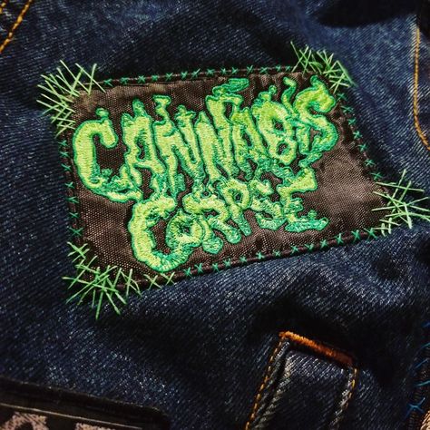 Jacket Patches Punk, Crust Pants, Punk Fashion Diy, Battle Vest, Battle Jackets, Punk Diy, Punk Jacket, Patch Pants, Crust Punk