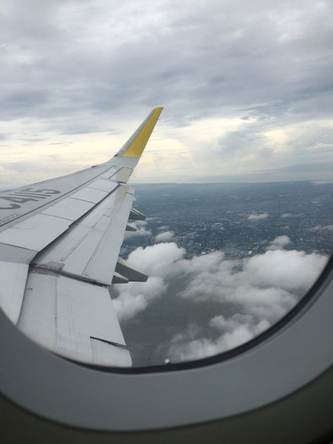 Airplane Pictures Window Seats, Plane Aesthetic, City Core, In Airplane, Airplane Pictures, Airplane Window View, Airplane Window, Window Seats, Hippie Wallpaper