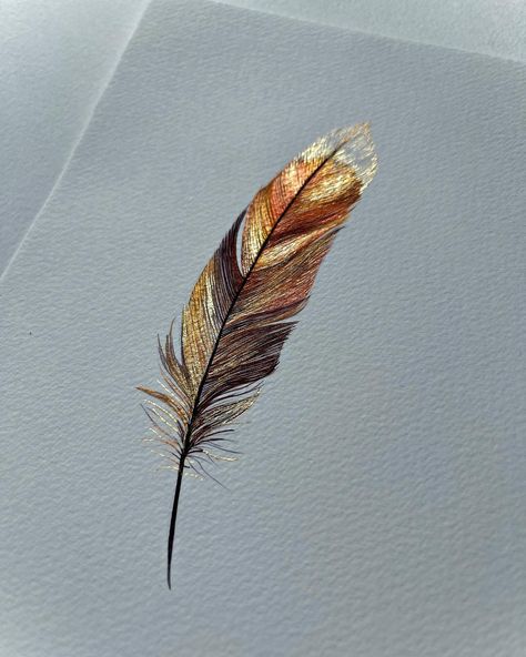 Drawing Feathers, Feather Drawing, Gold Art Painting, Draw Painting, Watercolor Feather, Diy Watercolor Painting, Watercolour Inspiration, Gold Watercolor, Feather Painting