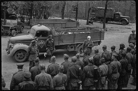 When Arthur Bondar came across the negatives of a Soviet war photographer, he realized he had stumbled upon an important cache of images of World War II that gave an intimate look at that country’s side. Operation Barbarossa, Germany Ww2, Ww2 Photos, Wwii Photos, German Soldiers Ww2, Vw Vintage, German Military, German Army, Gas Mask