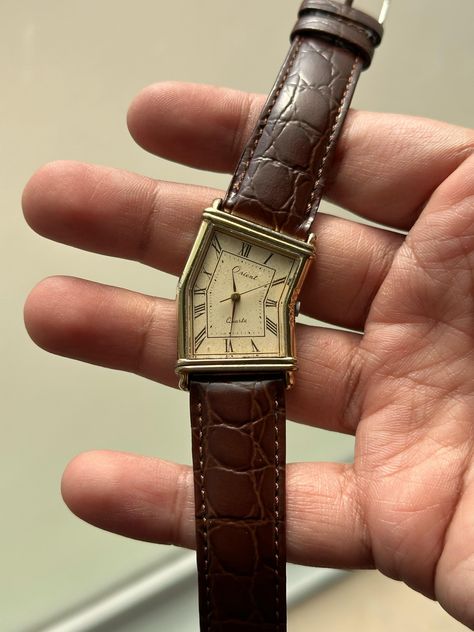 [WTS] Orient Fuori Verso - B15427-10 for 160$ shipped. | WatchCharts Marketplace Unusual Watches, Stylish Watches Men, Classy Watch, Fancy Watches, Retro Watches, Men's Vintage Watch, Vintage Watches For Men, Dope Jewelry, Stylish Watches