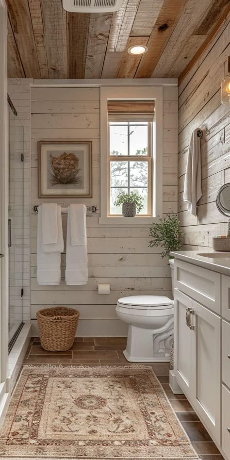 Small Farmhouse Bathroom, Bathroom Layouts, Bathroom Farmhouse, Bathroom Farmhouse Style, Cottage Bathroom, Small Farmhouse, Rustic Bathrooms, Bathroom Renos, Rustic Bathroom