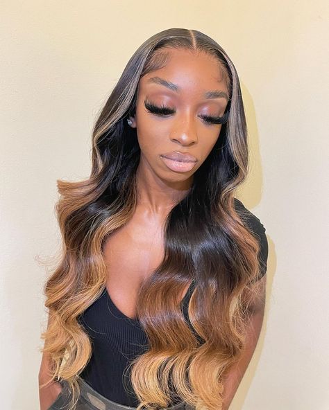 Black Wig With Blonde Streaks, Black Wig With Blonde Highlights, Brown Highlight Wig, Wig With Blonde Highlights, Wig Tutorials, Black To Blonde Hair, Highlight Wig, Wig Brown, Part Wigs