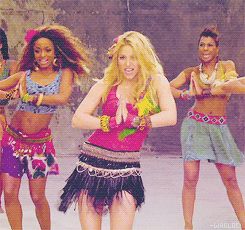 Shakira's hula-type dance in "Waka Waka (This Time for Africa)". c: Ohhh, Shakira. Waka Waka Song, Shakira Outfits, World Cup Song, Pakistan News Today, Manu Chao, Waka Waka, Ricky Martin, Teaching Spanish, Pop Singers