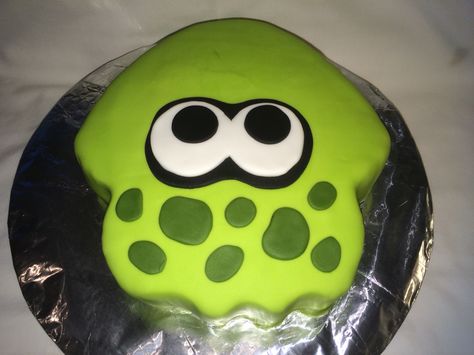 Splatoon cake Splatoon Cake, Nintendo Cake, Rescue Bots Birthday, Crazy Birthday, 8th Birthday Cake, Video Games Birthday, Harry Potter Cake, Kids Party Food, Fun Kids Food