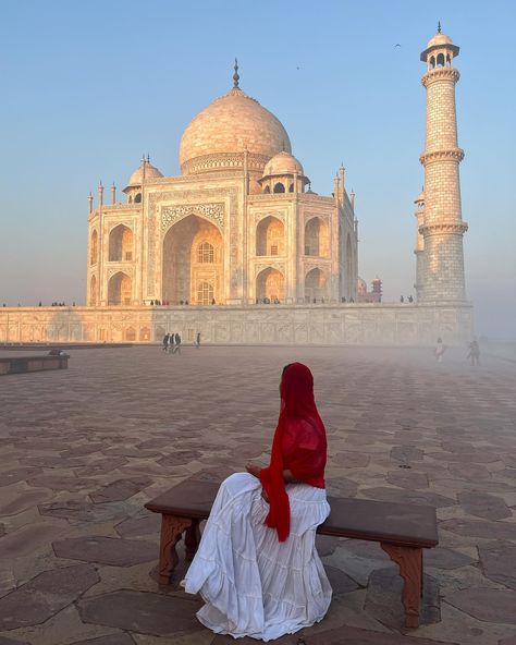 Okay I promise last photo dump from Taj Mahal .. atleast for a lil while 🙊 . . . . . . . [taj mahal, Agra, india travel, seven wonders of the world, indian travel couple] . #fy #tajmahal #taj #waahtaj #tajmahalindia #sevenwonders #sevenwondersoftheworld Taj Mahal Aesthetic Girl, India Vision Board, Tajmahal Couple Photos, India Instagram Pictures, Tajmahal Photography Taj Mahal, Taj Mahal Photo Ideas, Agra Aesthetic, Taj Mahal Outfit Ideas, Taj Mahal Photoshoot