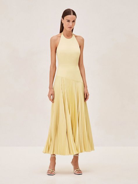 Delicate Sandals, Light Yellow Dresses, Yellow Long Dress, Colourful Fashion, Yellow Gown, Chic Skirts, Elegant Ladies, Guest List, Indian Clothes