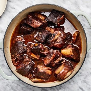 Short Ribs Recipe Dutch Oven, Recipe Dutch Oven, Braised Beef Recipes, Beef Short Ribs Recipe, Braising Recipes, Braised Short Ribs Recipe, Short Ribs Recipe, Braised Short Ribs, Ribs Recipe